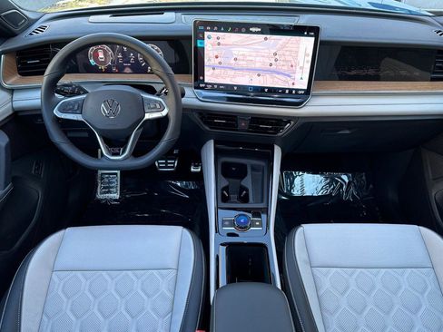 New 2026 Volkswagen Tiguan SEL R-Line image 12