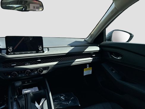 New 2025 Honda Accord SE image 17