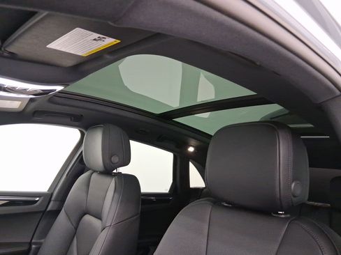 Used 2026 Porsche Macan image 15