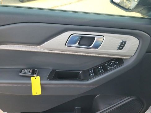 New 2026 Ford Explorer Active image 16
