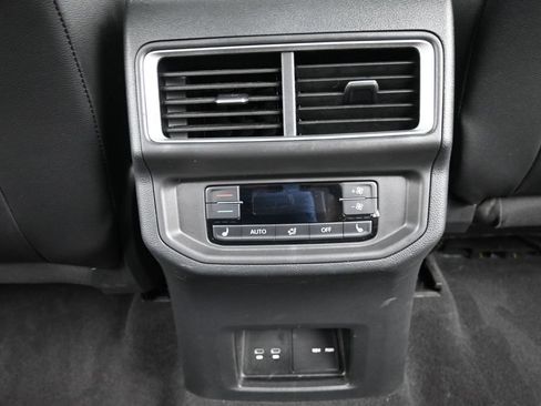 Used 2024 Volkswagen Atlas SEL AWD/4WD image 27