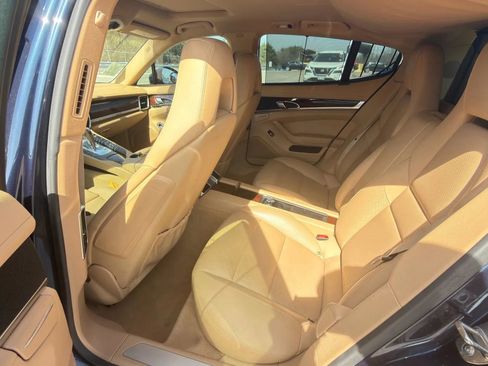 Used 2013 Porsche Panamera 4 Platinum Edition image 10