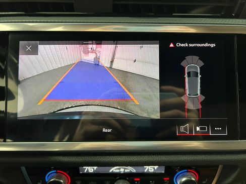 Used 2020 Audi Q3 2.0T Premium Plus w/ Premium Plus Package image 8