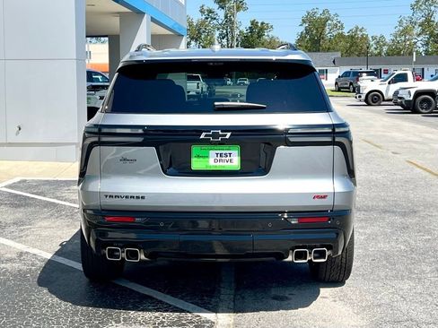 New 2026 Chevrolet Traverse RS w/ LPO, Floor Liner Package image 4