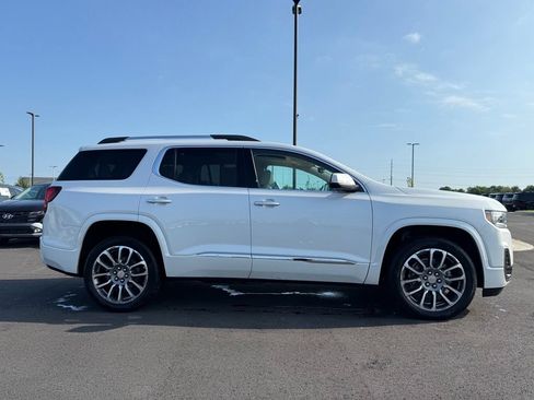 Used 2021 GMC Acadia Denali w/ Denali Technology Package FWD image 4