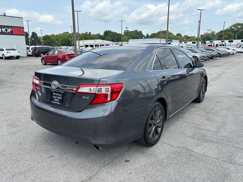 Used 2012 Toyota Camry XLE w/ Leather Pkg FWD image 3