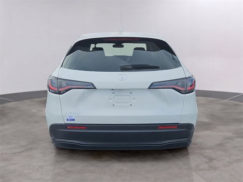 Certified 2026 Honda HR-V LX image 5