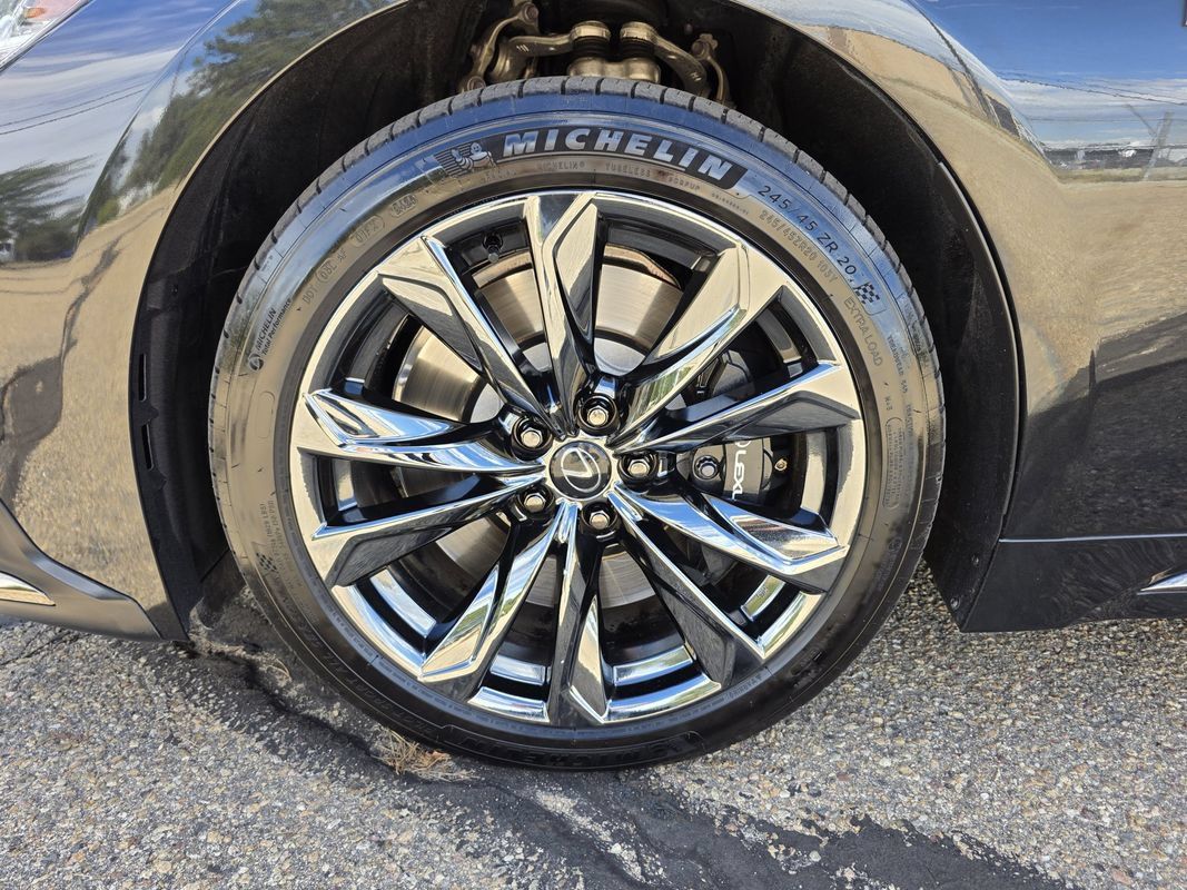 Used 2023 Lexus LS 500 F Sport w/ Accessory Package (Z1) AWD/4WD image 44