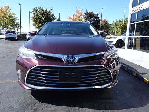 Used 2016 Toyota Avalon Limited w/ Toyota Safety Sense Package image 3