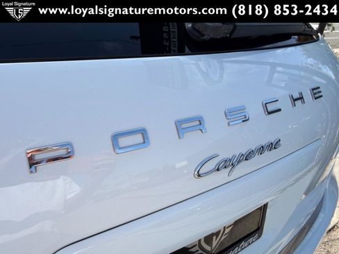 Used 2014 Porsche Cayenne Platinum Edition AWD/4WD image 10