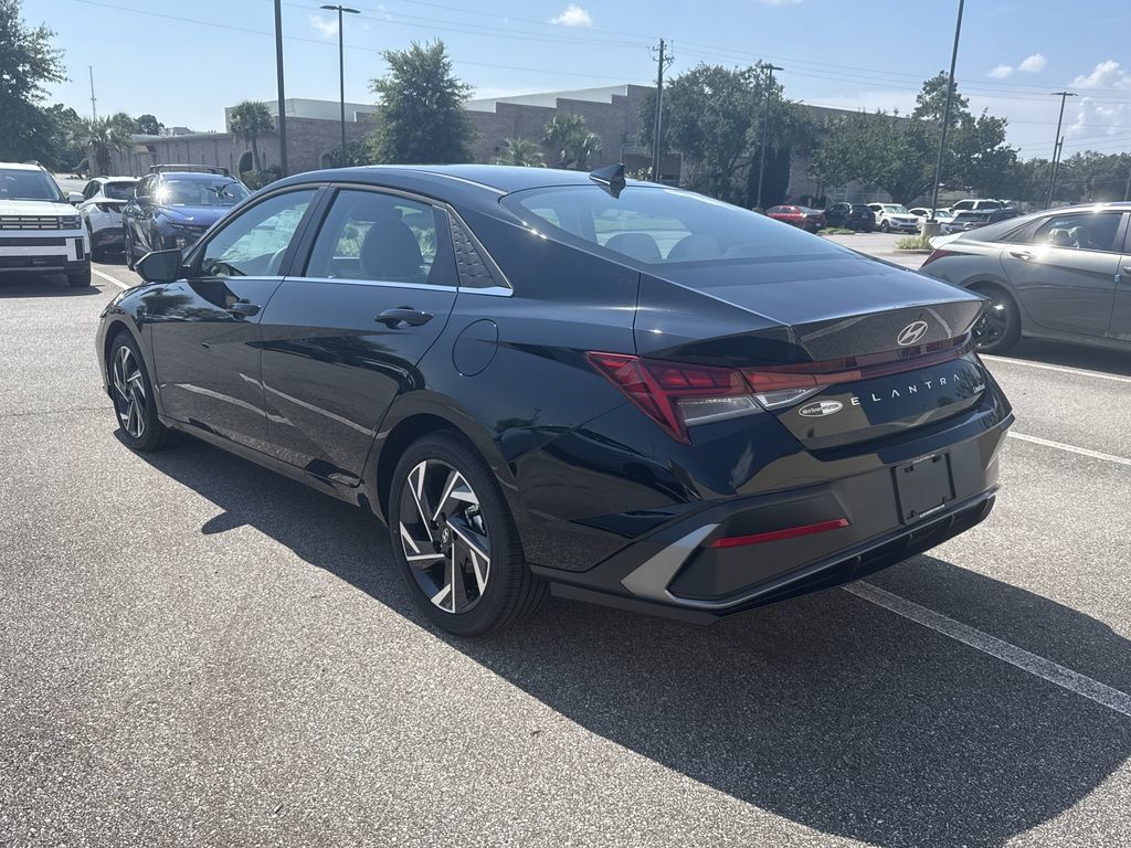 New 2026 Hyundai Elantra Limited FWD image 6
