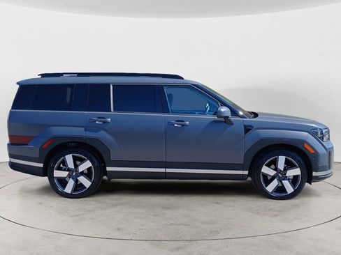 Used 2025 Hyundai Santa Fe Limited image 6