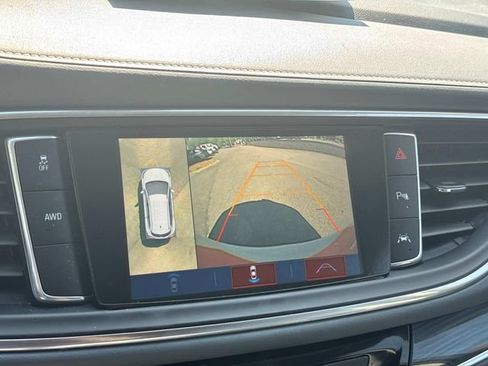 Used 2019 Buick Enclave Premium AWD/4WD image 38