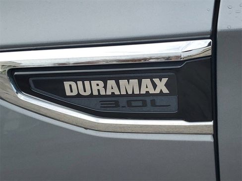 Used 2021 GMC Yukon XL SLT w/ SLT Premium Package image 32