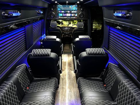 Used 2024 Mercedes-Benz Sprinter 3500 image 37