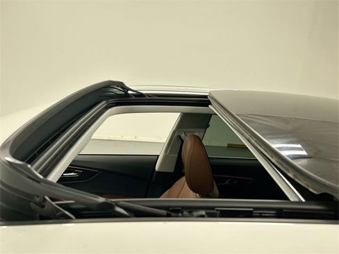 Used 2022 Audi Q8 Prestige w/ Prestige Package image 20