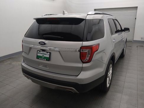 Used 2017 Ford Explorer Limited w/ Equipment Group 301A FWD image 7