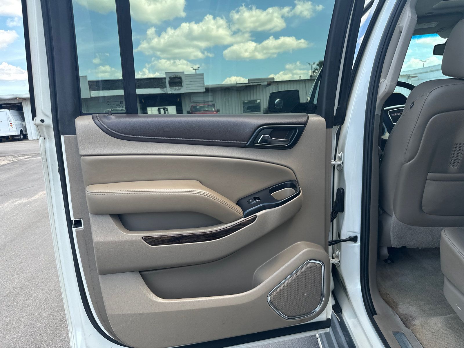 Used 2015 GMC Yukon XL SLT w/ Open Road Package RWD image 13