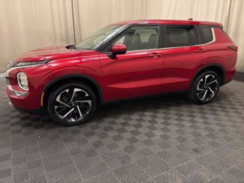 Used 2024 Mitsubishi Outlander SE image 8