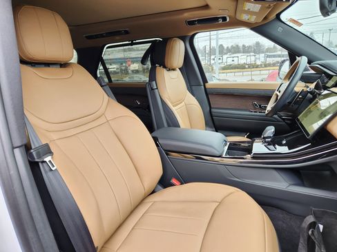 Used 2024 Land Rover Range Rover Sport Dynamic SE image 16