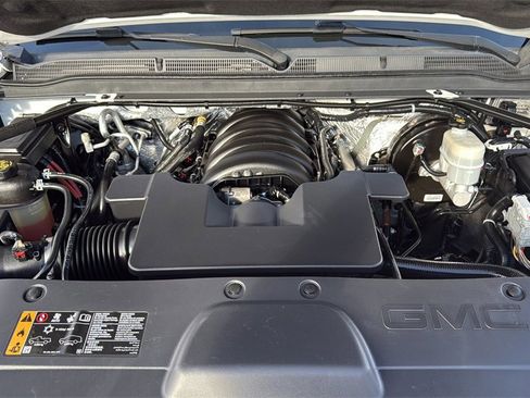 Used 2018 GMC Yukon Denali image 45