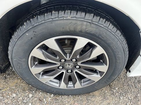 Used 2024 Honda Odyssey EX-L image 11