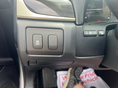 Used 2016 Lexus GS 200t image 36