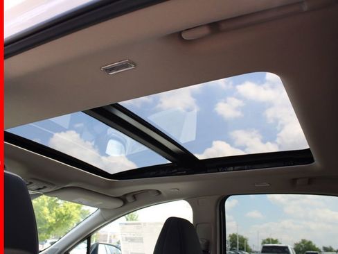 New 2025 Nissan Murano SL image 19