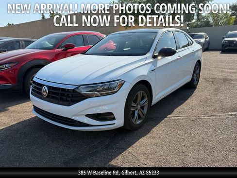 Used 2019 Volkswagen Jetta R-Line w/ R-Line Cold Weather Package FWD image 1