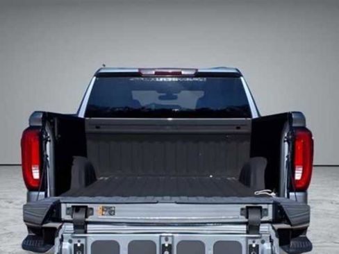 Used 2021 GMC Sierra 1500 SLT image 2