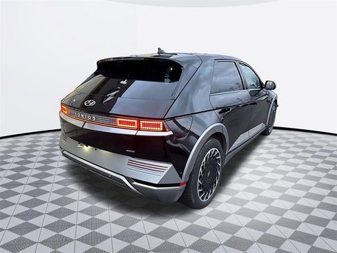 Used 2022 Hyundai Ioniq 5 Limited w/ Cargo Package image 3