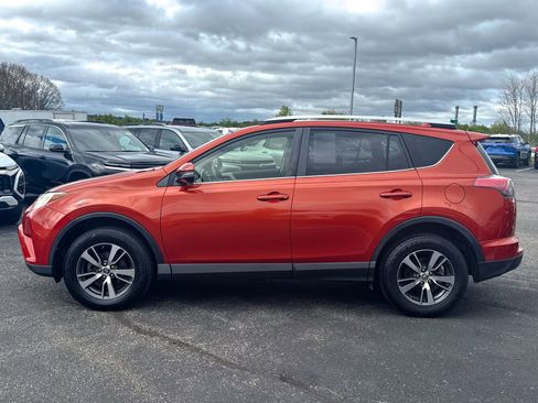 Used 2016 Toyota RAV4 XLE AWD/4WD image 4