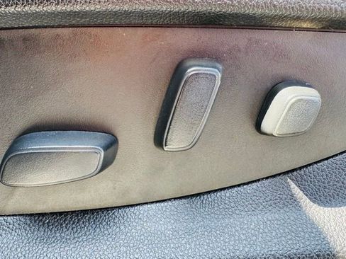 Used 2019 Chevrolet Suburban LT image 10