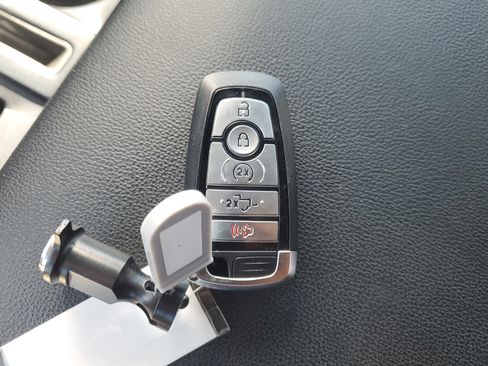 Used 2022 Ford F150 Lariat image 29