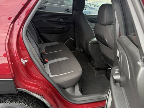 Used 2024 Chevrolet TrailBlazer LT w/ Convenience Package FWD image 13
