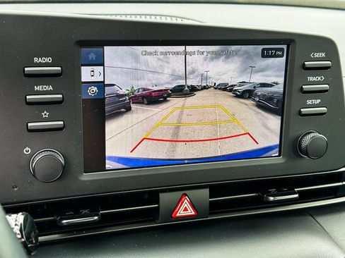 Used 2025 Hyundai Elantra Sport image 17