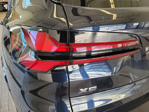 Used 2025 BMW X5 M60i image 11