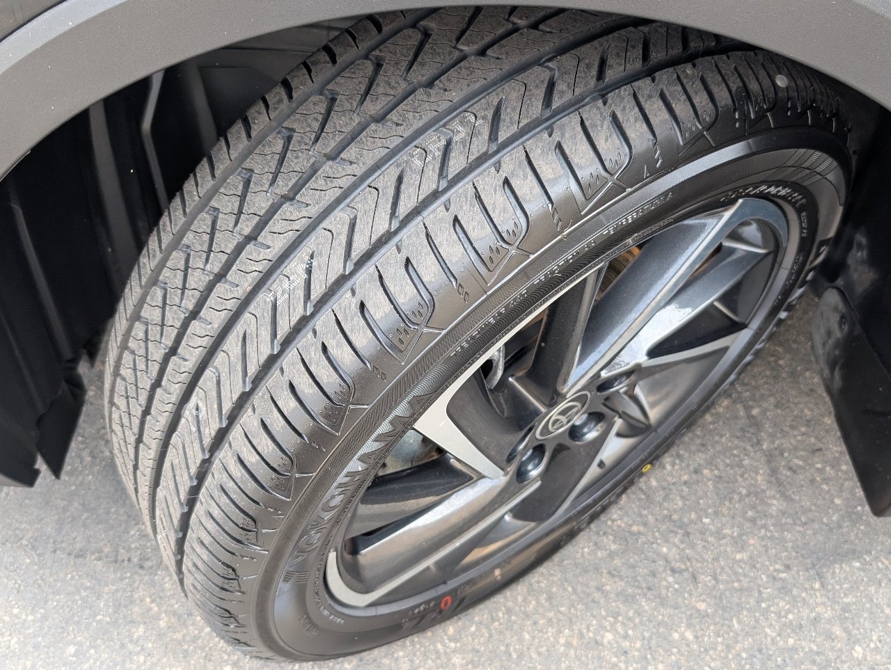 Used 2022 Toyota C-HR Limited FWD image 21