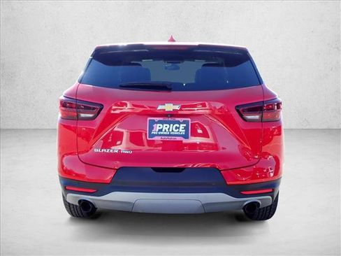 Used 2024 Chevrolet Blazer LT image 3