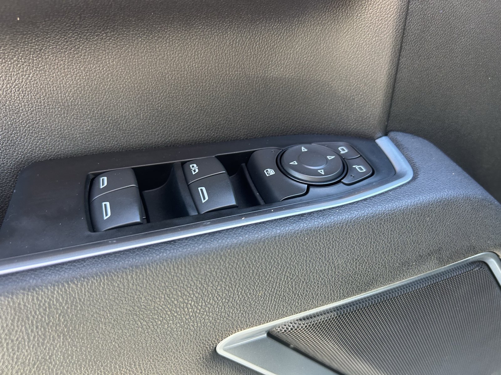 Certified 2026 Chevrolet Silverado 1500 LT RWD image 15