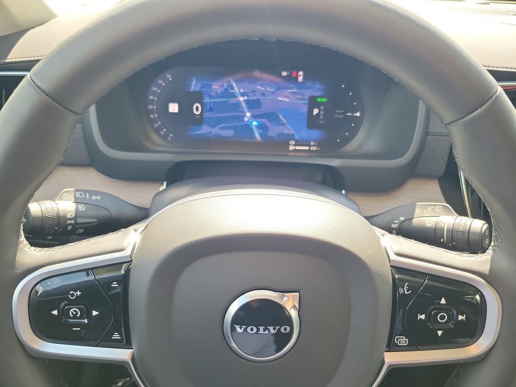 Used 2025 Volvo XC90 T8 Plus w/ Protection Package Premier AWD/4WD image 24