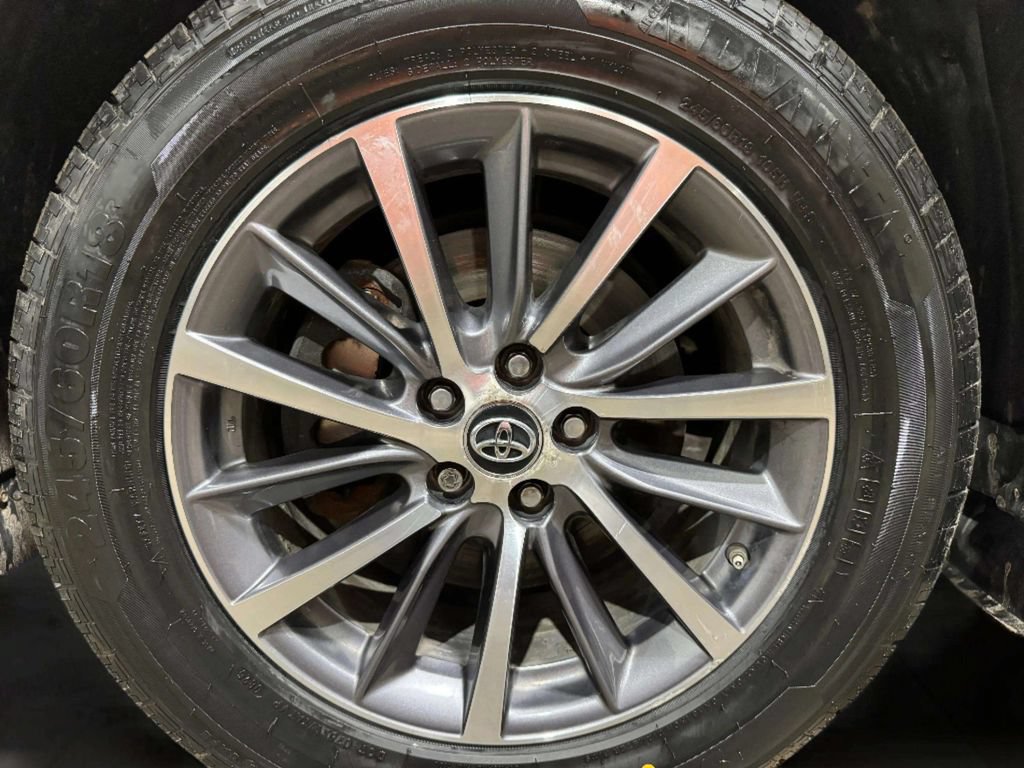 Used 2019 Toyota Highlander XLE AWD/4WD image 33