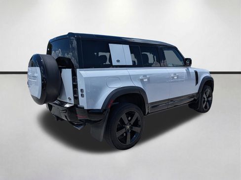 Used 2023 Land Rover Defender 110 V8 AWD/4WD image 4