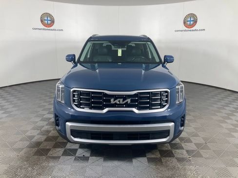 Certified 2023 Kia Telluride S w/ S Sunroof Package AWD/4WD image 16