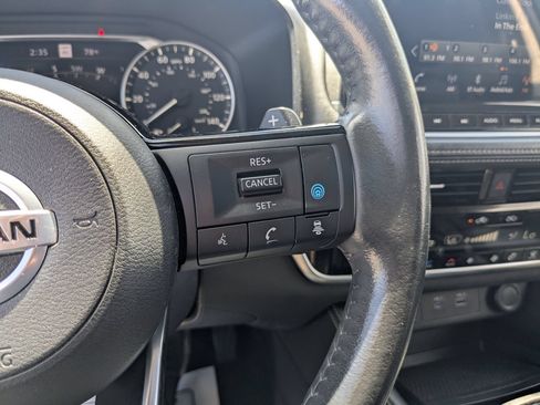 Used 2021 Nissan Rogue SL w/ Premium Package FWD image 18