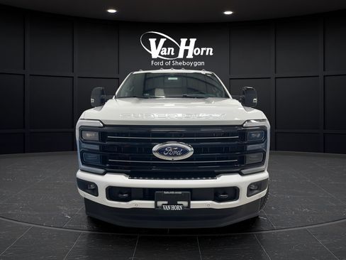 Used 2025 Ford F250 Platinum AWD/4WD image 2