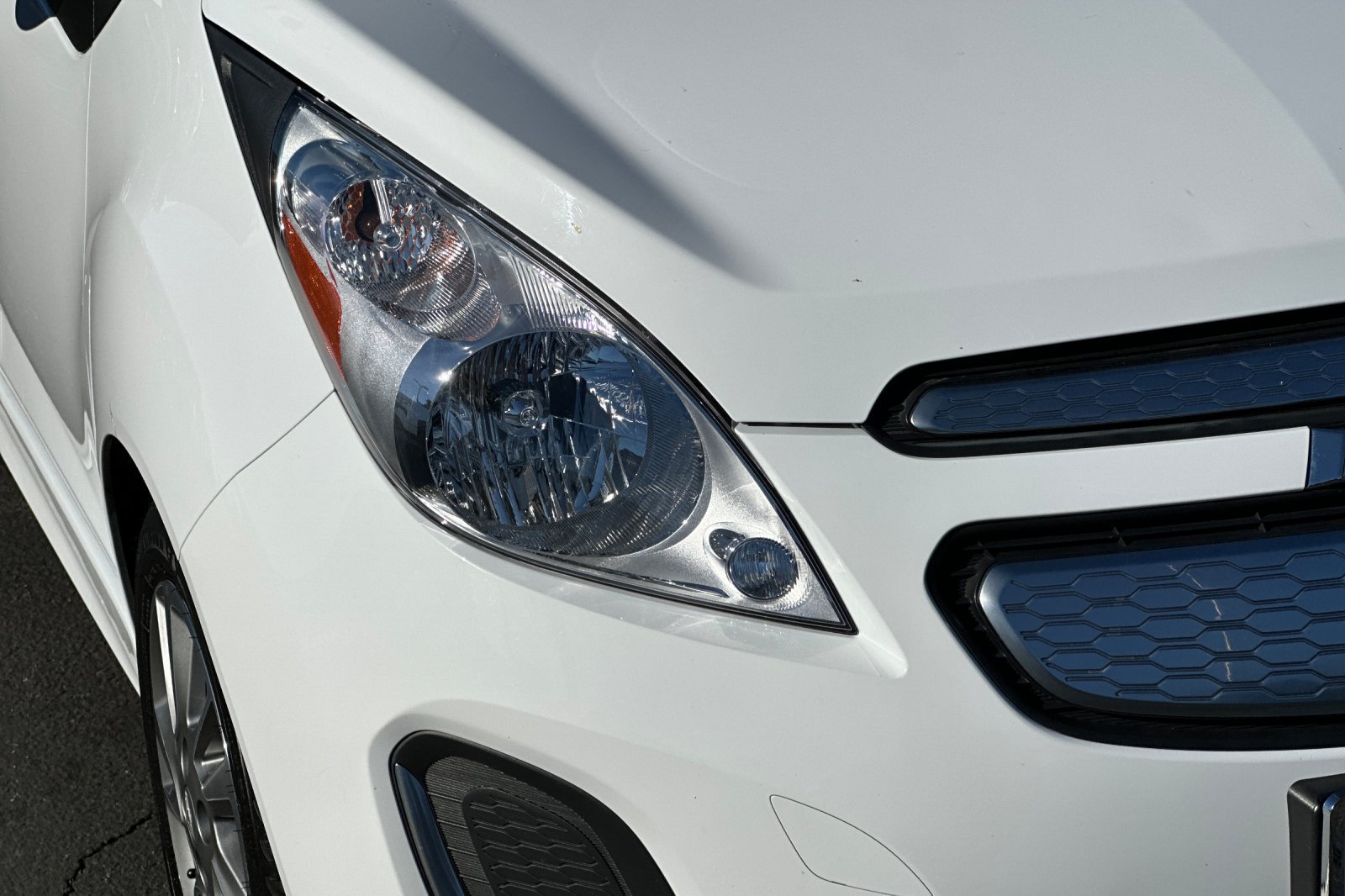 Used 2014 Chevrolet Spark LT FWD image 42