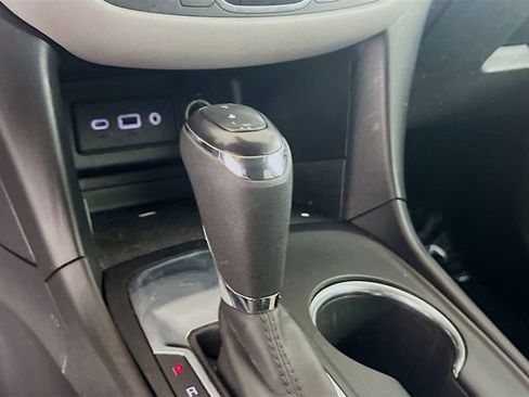 Used 2020 Chevrolet Equinox LT FWD image 16