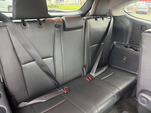 Used 2025 Toyota Highlander XLE AWD/4WD image 23