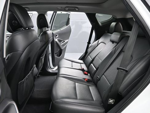 Used 2018 Hyundai Santa Fe Sport image 18